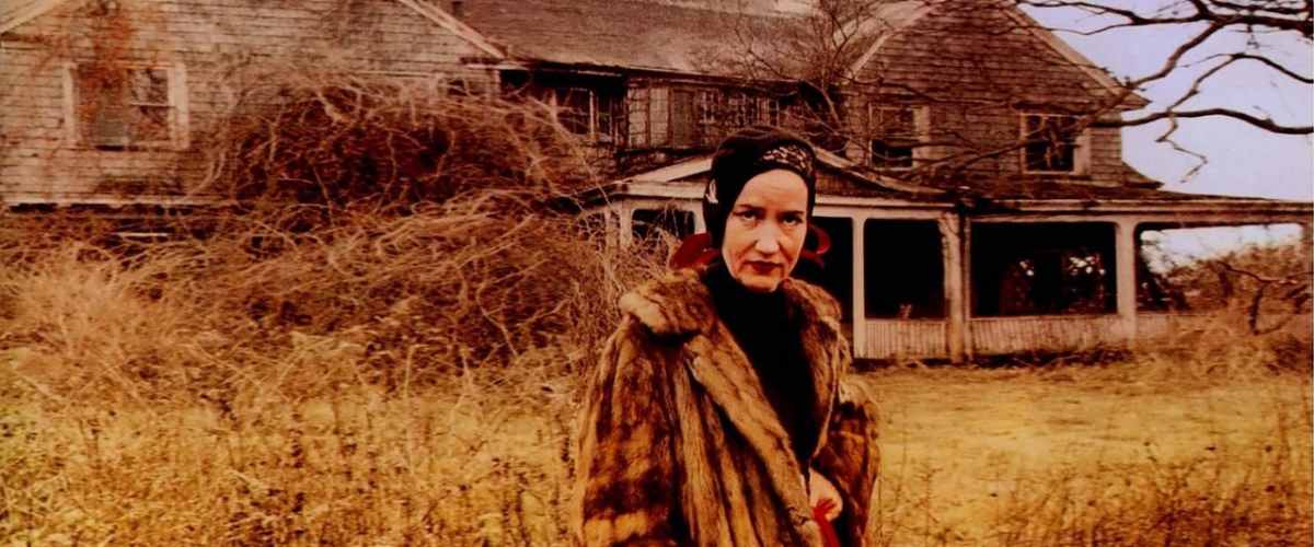 Watch Grey Gardens