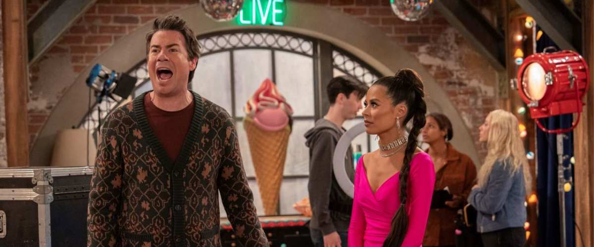 Watch iCarly - Season 3