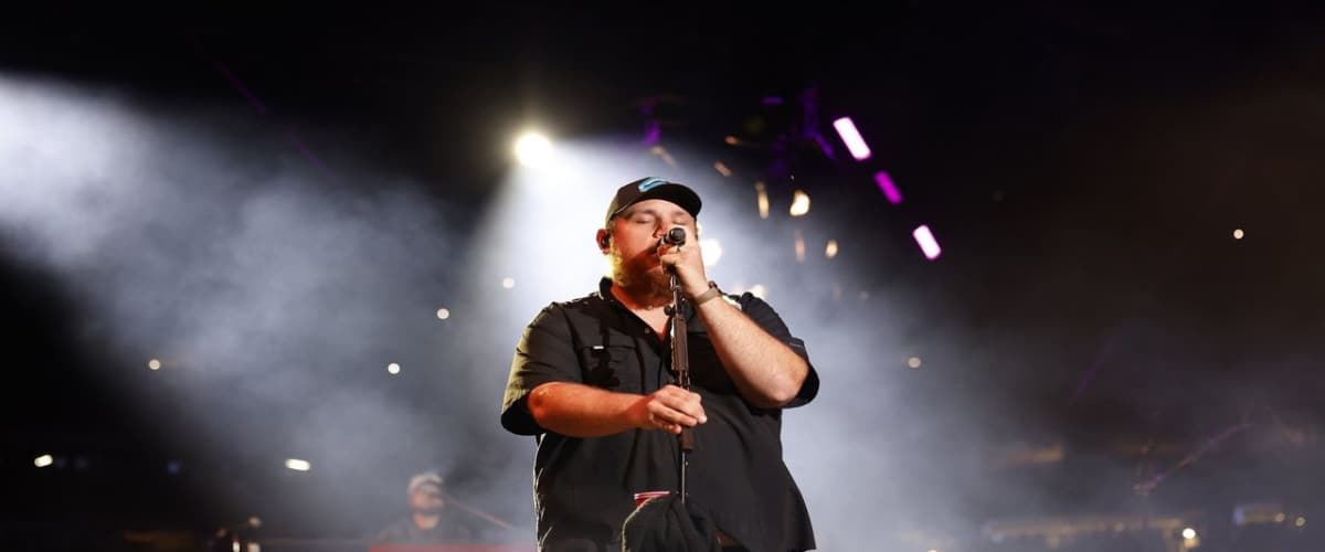Luke Combs: Dive Bars to Country Star