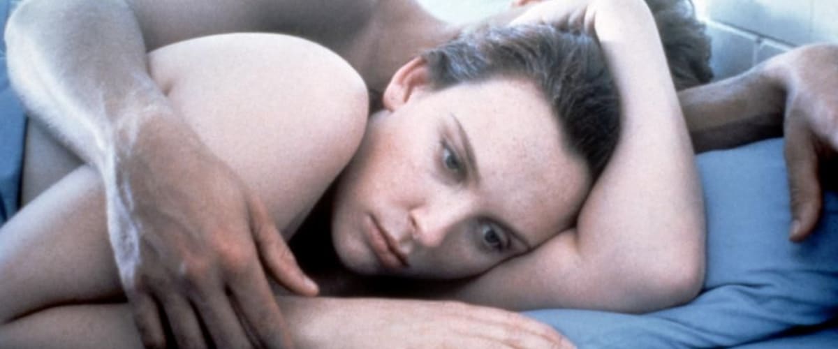 Watch Muriels Wedding