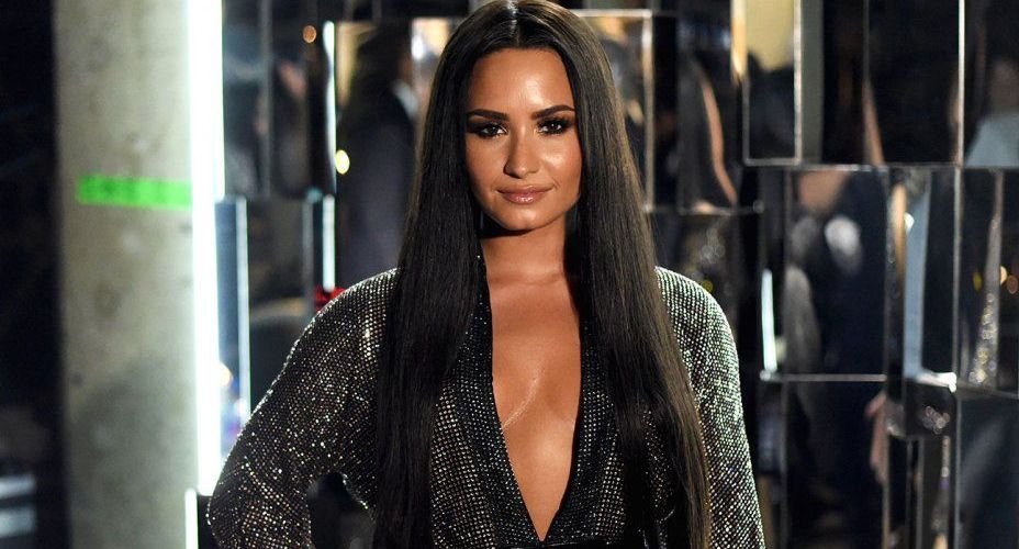 Watch Simply Complicated