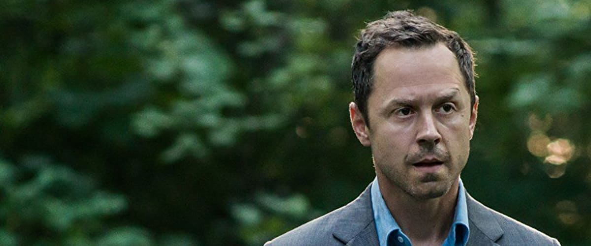 Watch Sneaky Pete - Season 2