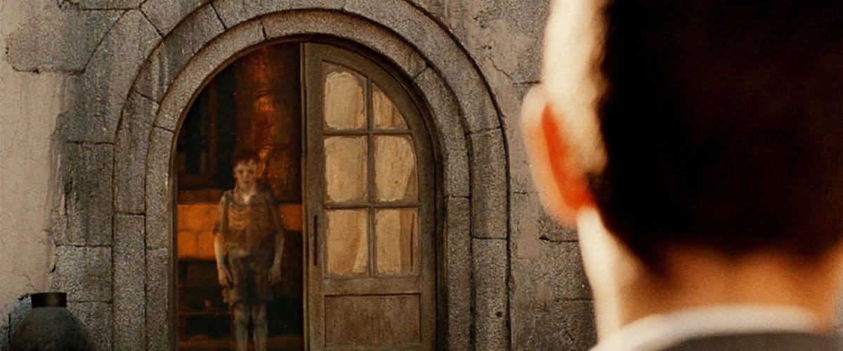 Watch The Devil's Backbone