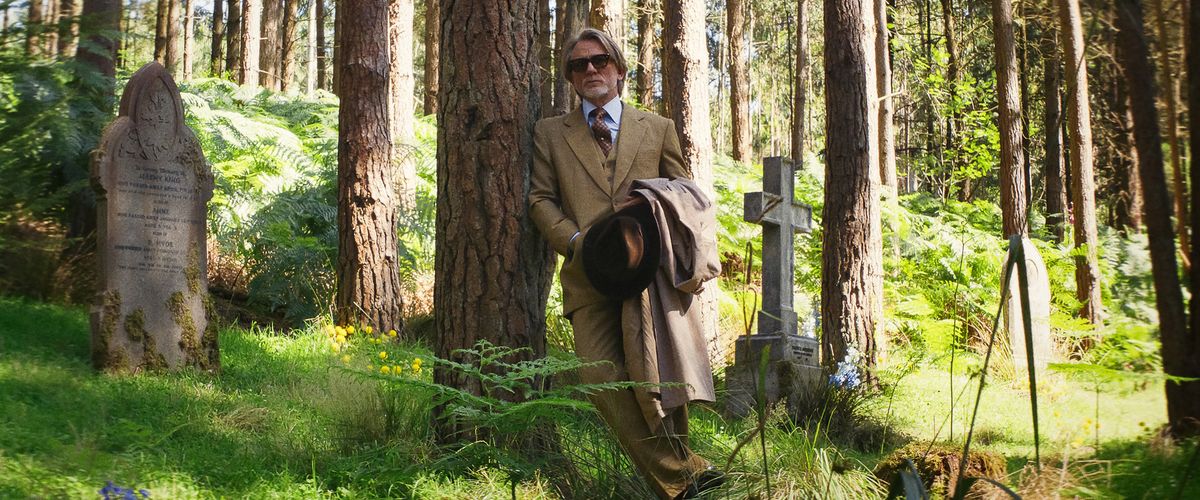 Wake Up Dead Man: A Knives Out Mystery