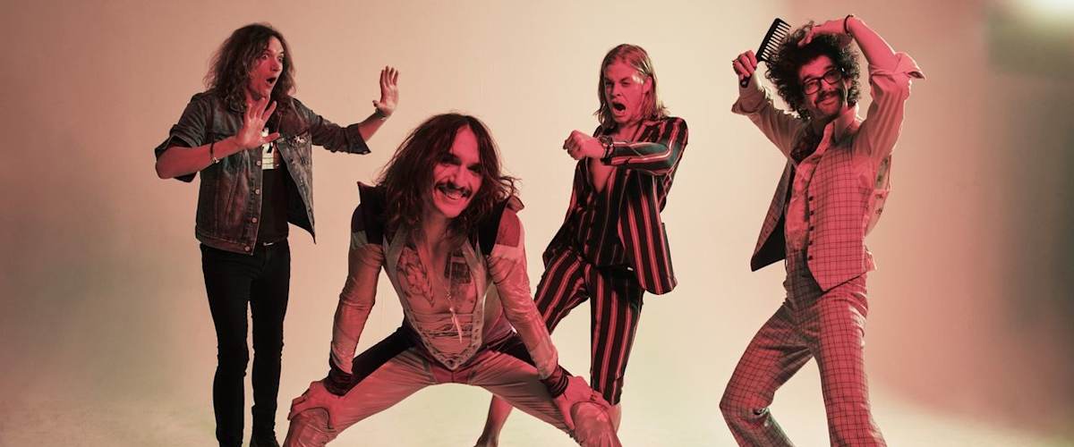 Watch Welcome to the Darkness