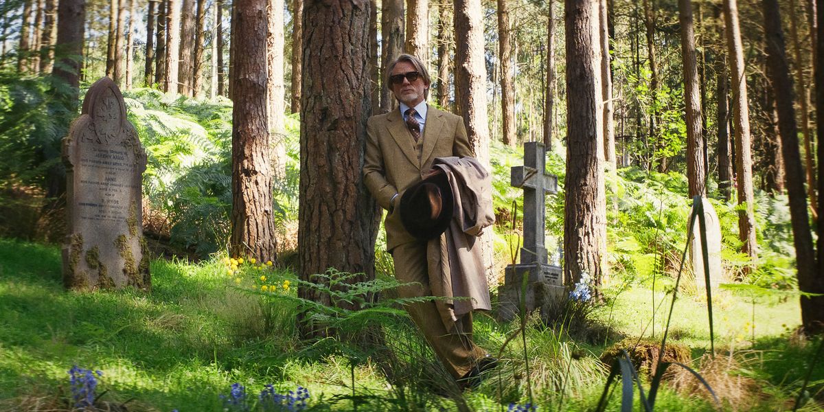 Wake Up Dead Man: A Knives Out Mystery