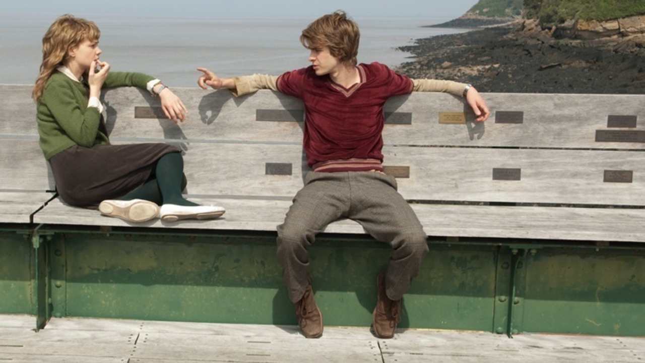 Невер лет гоу. Andrew Garfield never Let me go. Ревность Эндрю.