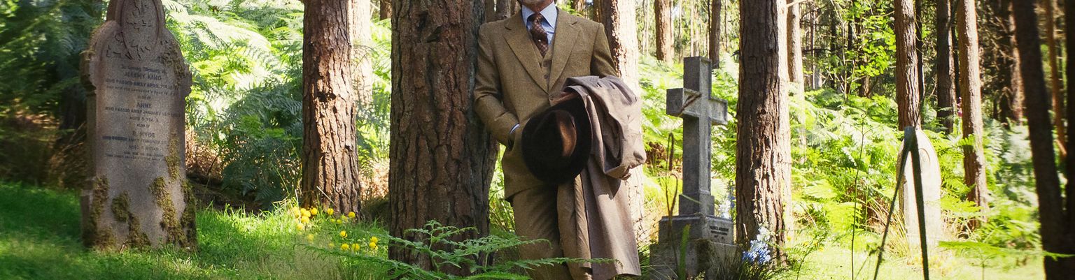 Wake Up Dead Man: A Knives Out Mystery