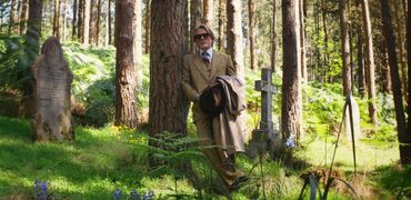 Wake Up Dead Man: A Knives Out Mystery