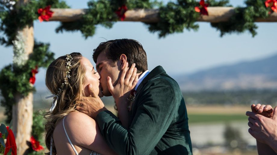 Watch A California Christmas: City Lights