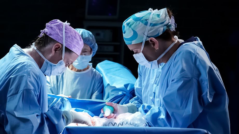 Watch Grey's Anatomy - Season 23