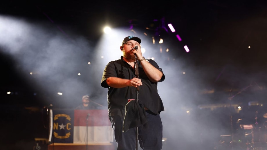 Watch Luke Combs: Dive Bars to Country Star