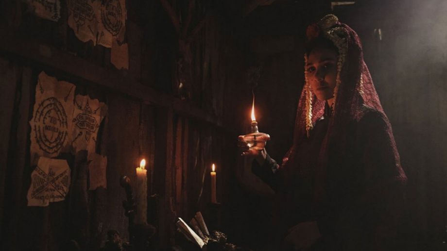 Watch Suzzanna: Witchcraft
