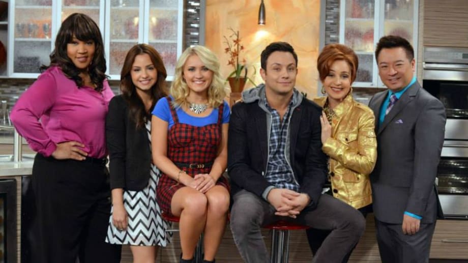 Watch Young and Hungry - Season 5